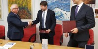 Podpis pogodbe (foto: Lapego)