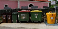 Kontejnerji za odpadke in zbiralnik za olje