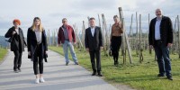 Tjaša s komisijo za izbor kraljice