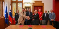 Podpis pogodbe za Regionalno središče za zaščito, reševanje in pomoč
