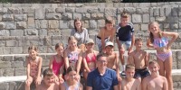 otroci in podžupan občine Škocjan Janez Lekše