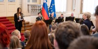 Ema Randl, vodja projekta Od Alje do Žana, ki poteka pod strok. vodstvom Anice Mikuš Kos
