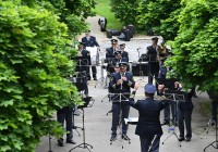 (FOTO) Policijski orkester zaigral starejšim