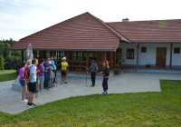 (FOTO) Porabski Slovenci že sedmo leto zapored peš na Triglav