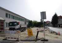 (FOTO) Pred Zdravstvenim domom Murska Sobota potekajo gradbena dela