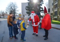 (FOTO) Božiček se je zapeljal po ulicah Lendave