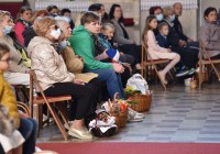 (FOTO) Blagoslov velikonočnih jedil v stolni cerkvi v Murski Soboti