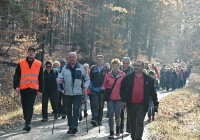 (FOTO) Na pout po dolaj pa bregaj več kot 200 pohodnikov