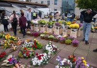 (FOTO) Takšna je ponudba cvetja in nagrobnih aranžmajev na soboški tržnici