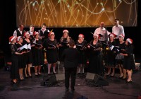 (FOTO) Komorni pevski zbor Vita pripravil božično-novoletni koncert