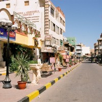 Bazaar_Street,_El_Dahar,_Hurghada,_Egypt,_Oct_2004