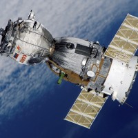 Soyuz_TMA-7_spacecraft2edit1