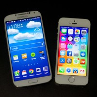 iPhone-6-vs-Galaxy-S5-heats-Up