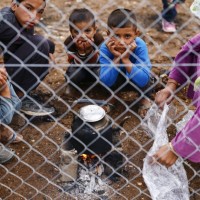 otrok otroci begunci kurdi turcija sirija kobane