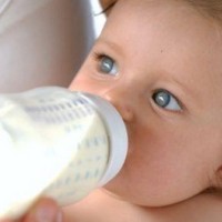 adaptirano mleko dojenje otrok dojenček