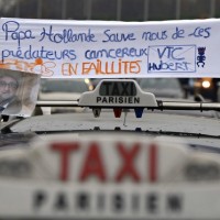 protesti pariških taksistov proti Uber-ju