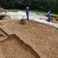 novo mesto arheoloske najdbe arheologi izkopavanja kapitelj