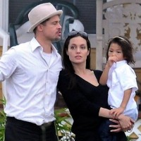 Angelina Jolie spet noseča!