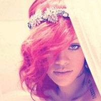 Rihanna kot Elvis