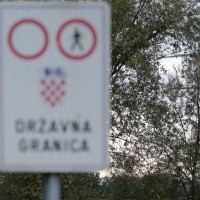 hrvaška meja-begunci