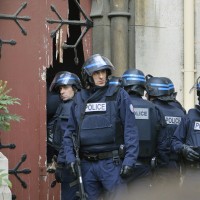 pariz francija vojska terorizem terorist (19)