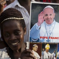papež frančišek, uganda