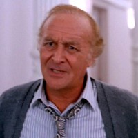 Robert Loggia