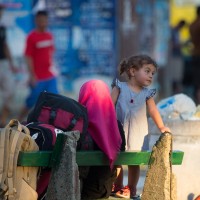 deklica otroci begunci migranti Beograd