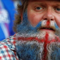 islandski navijač z zastavo
