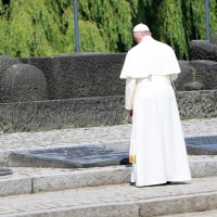 papež Frančišek v Auschwitzu
