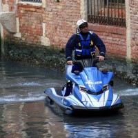 policija Benetke vodni skuter