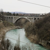 Proga teče tudi čez znameniti Solkanski most