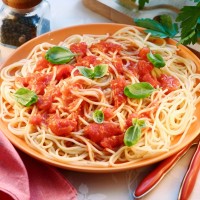 špageti paradižnik omaka bazilika testenine