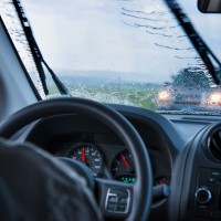 voznik, vožnja, dež, padavine