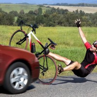 kolesar, trčenje, avtomobil, prometna nesreča