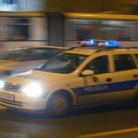 slovenska policija, policijski avto ponoči