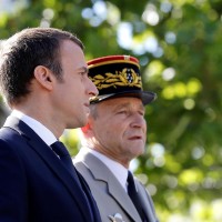 Pierre De Villiers, Emmanuel MAcron