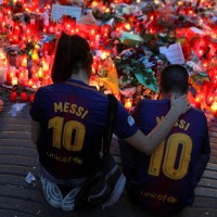 spomin na žrtve v barceloni, terorizem, barcelona