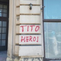 Trga maršala Tita, tabla z imenon, grafit, Zagreb,