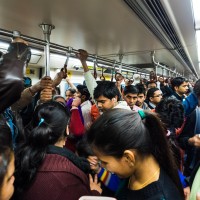 Delhi, Indija, metro, potniki