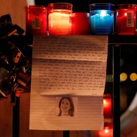 Daphne Caruana Galizia, umor, sveče