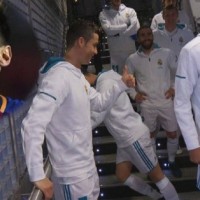 cristiano ronaldo messi tunel