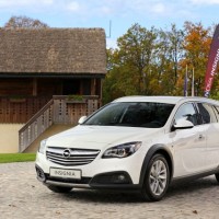 Opel predstavil novo insignio