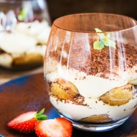 tiramisu v kozarcu