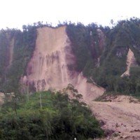 papua nova gvineja potres zemeljski plaz