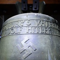 Zvon, Adolf Hitler