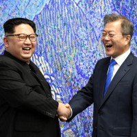 Kim Jong-un in Moon Jae-in