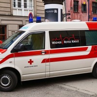 rdeči križ, reševalci, reševalno vozilo, avstrija, avstrijski reševalciq