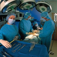 kirurgi, operacija, operacijska miza