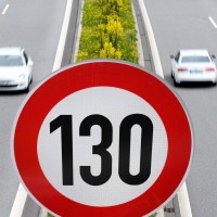 nemška avtocesta, autobahn, omejitev hitrosti, 130, znak,